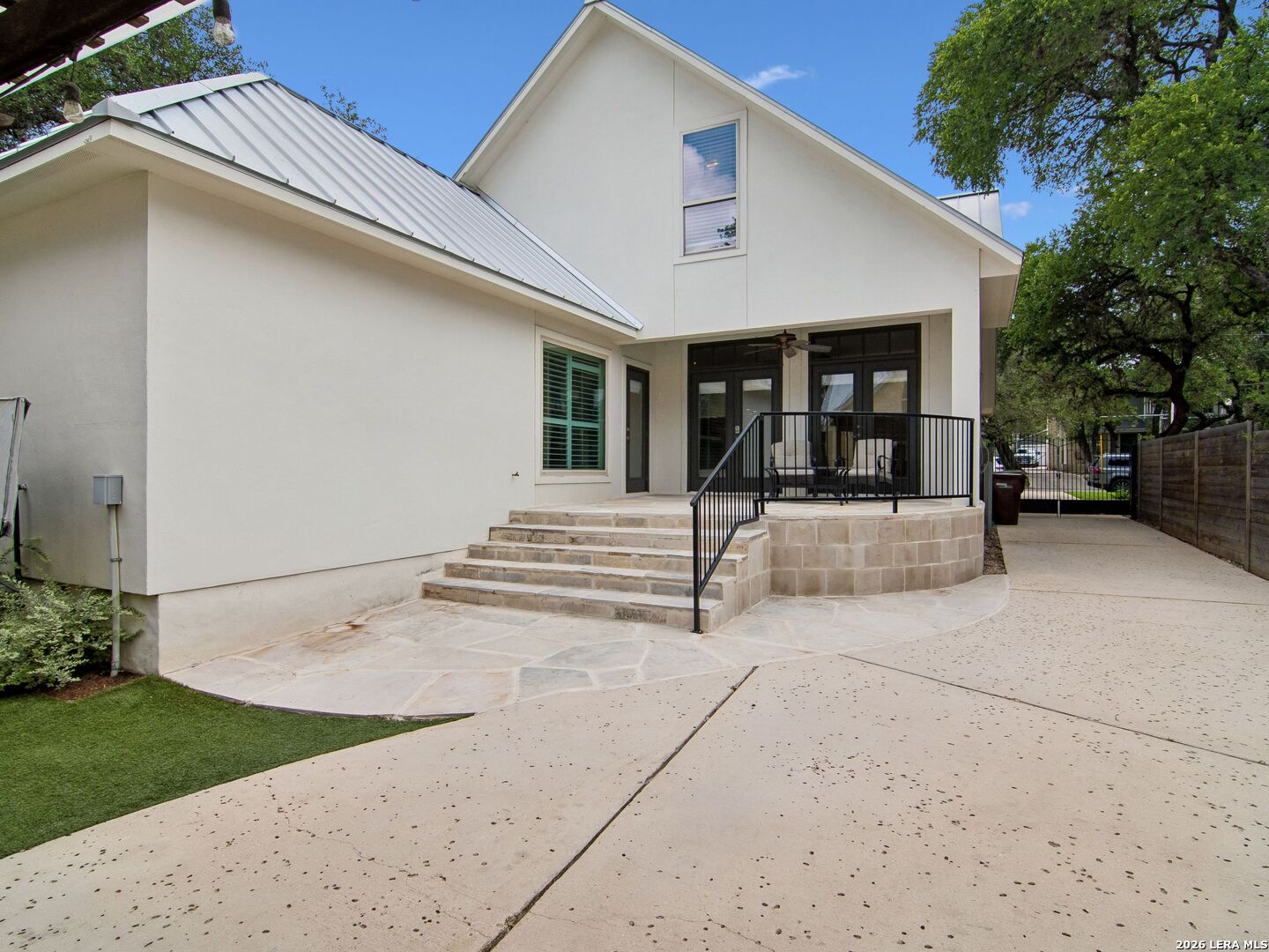 310 Castano Avenue, Alamoheights, TX 78209