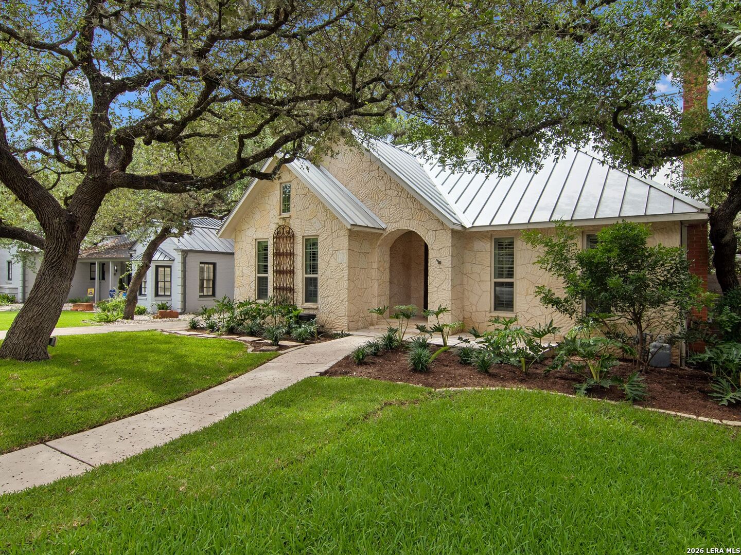 310 Castano Avenue, Alamoheights, TX 78209