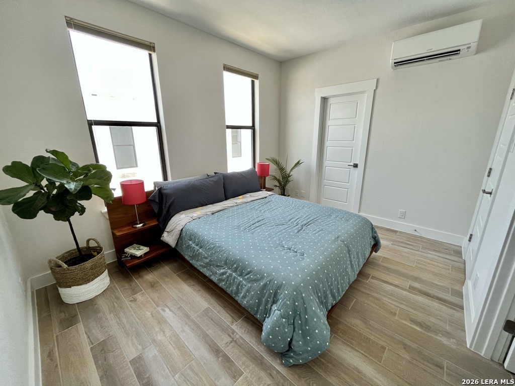 Listing Photo 5 - Condo for sale in building located at 131 N Swiss, San Antonio, TX 78202 - Unit #N/A