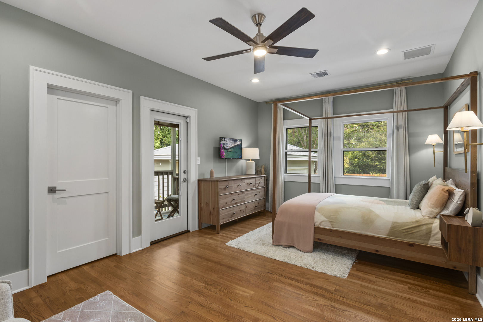 837 W Summit Ave, San Antonio, TX 78212