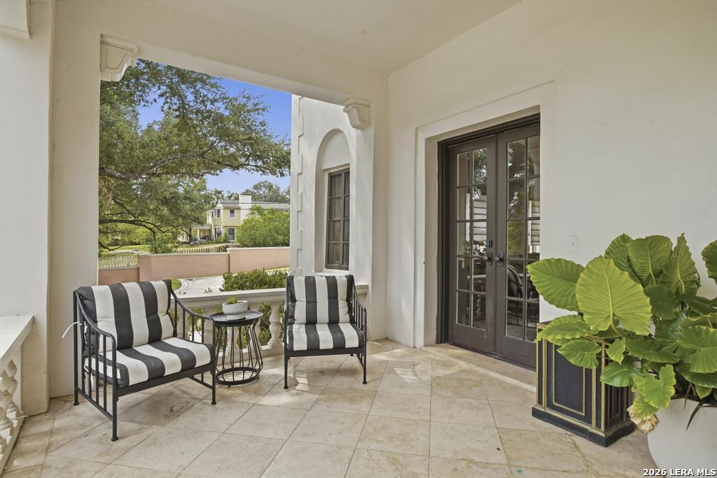 777 TERRELL RD, Terrell Hills, TX 78209