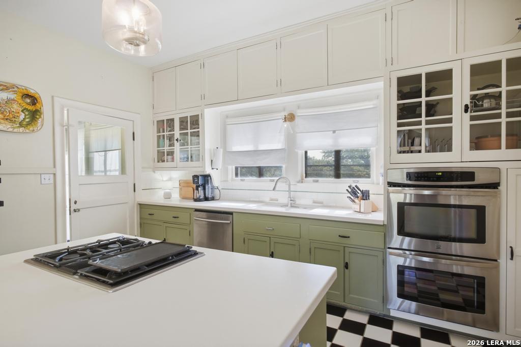 777 TERRELL RD, Terrell Hills, TX 78209