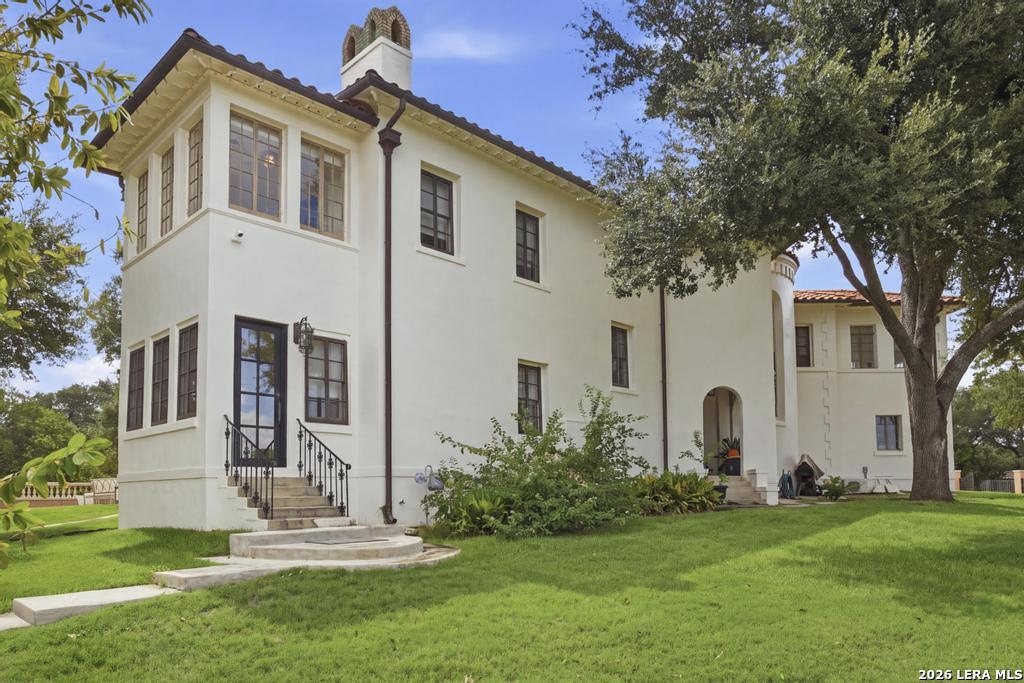 777 TERRELL RD, Terrell Hills, TX 78209