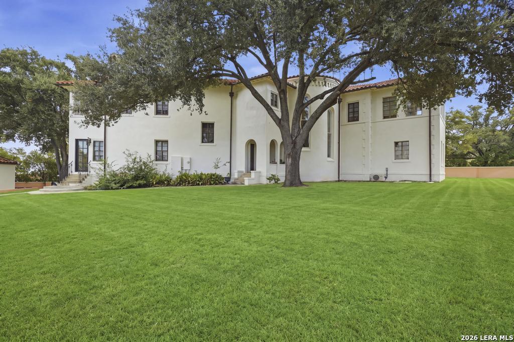 777 TERRELL RD, Terrell Hills, TX 78209