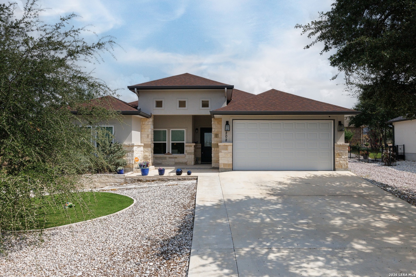 202 Roy Nichols Dr Listing Cover Image