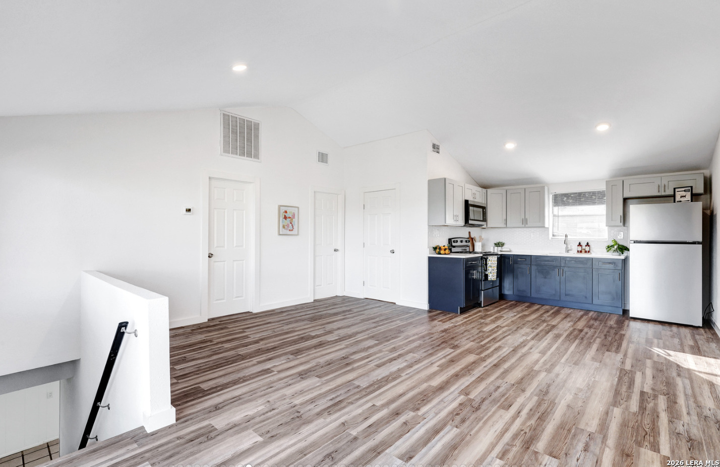1122 OAKRIDGE LN, Canyon Lake, TX 78133
