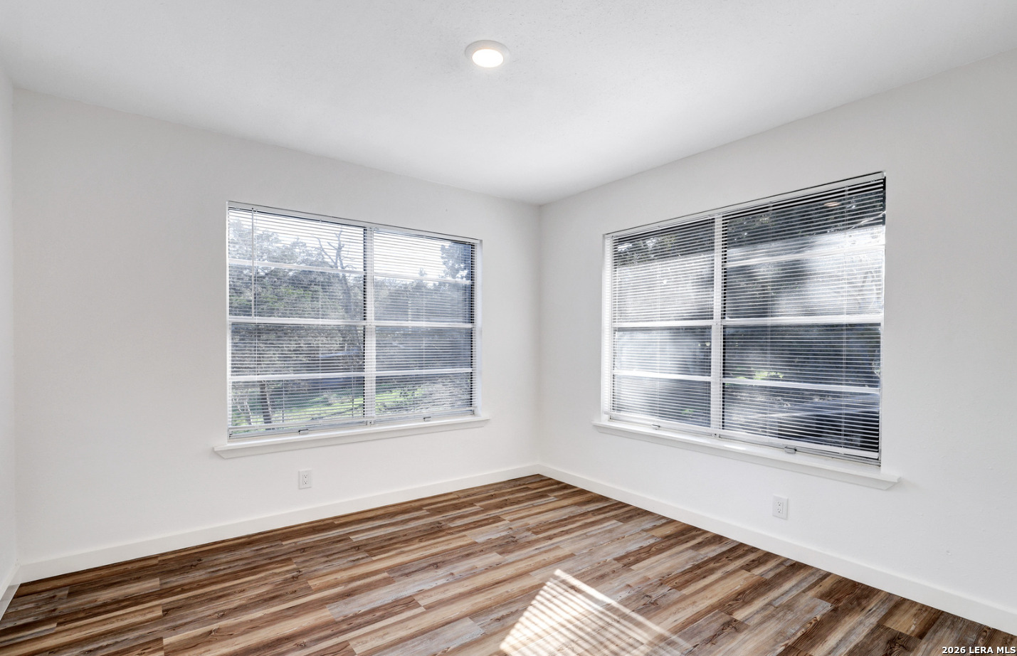 1122 OAKRIDGE LN, Canyon Lake, TX 78133