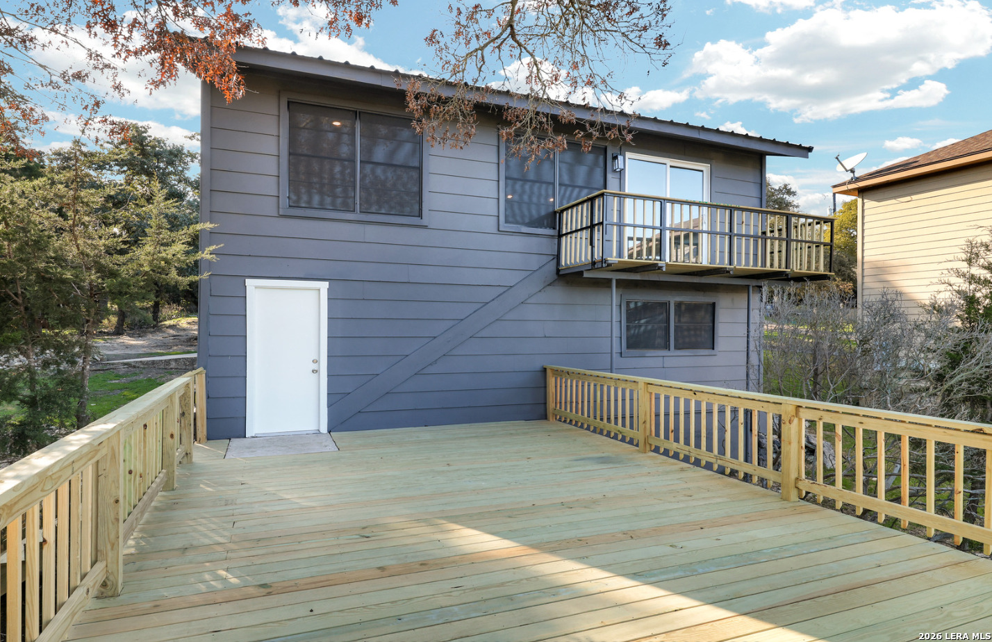 1122 OAKRIDGE LN, Canyon Lake, TX 78133