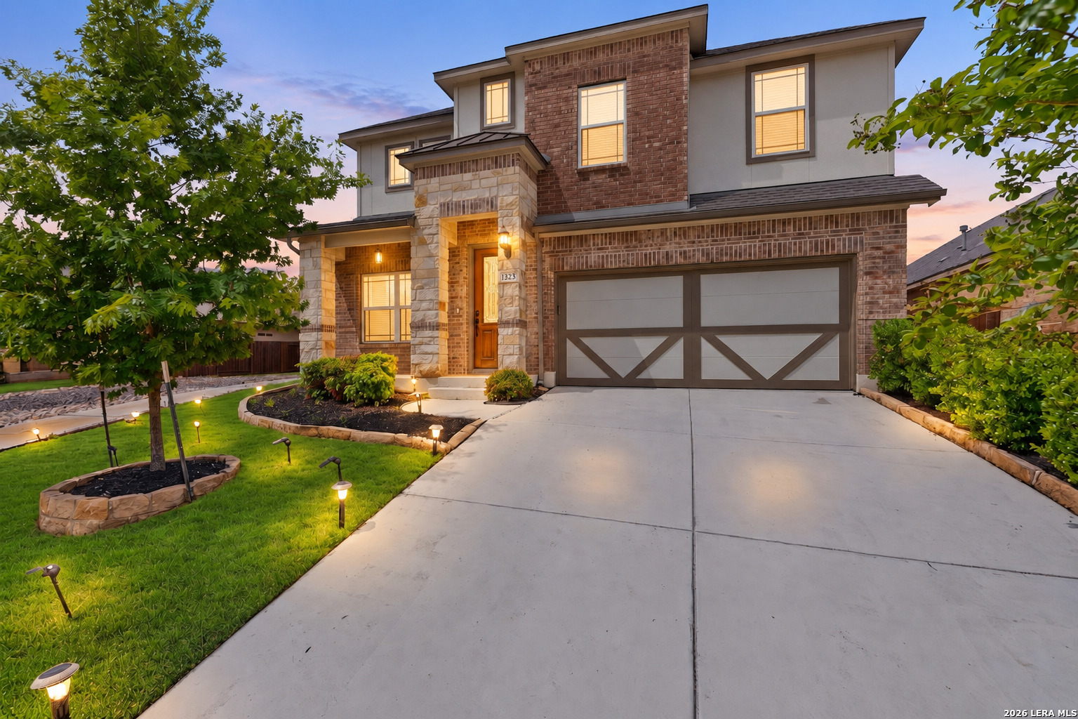 1239 Loma Rnch Listing Cover Image