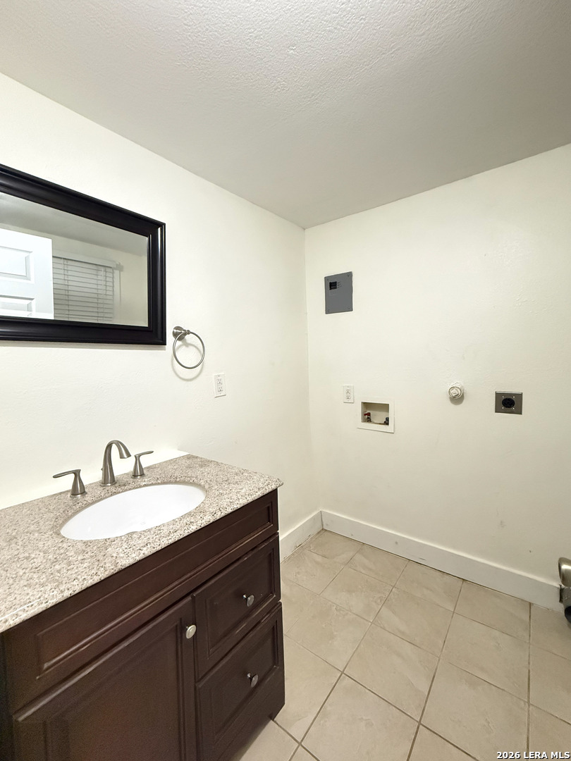 902 W Gramercy, San Antonio, TX 78201