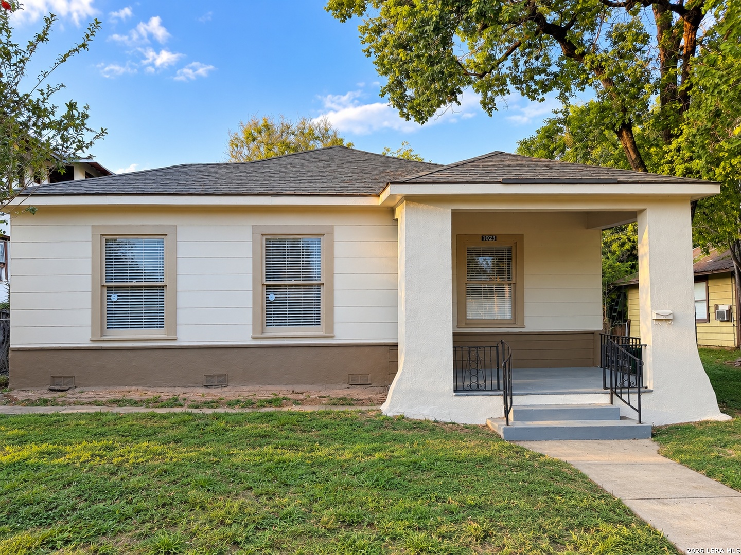 Property photo for 1023 W FRENCH PL, San Antonio, TX