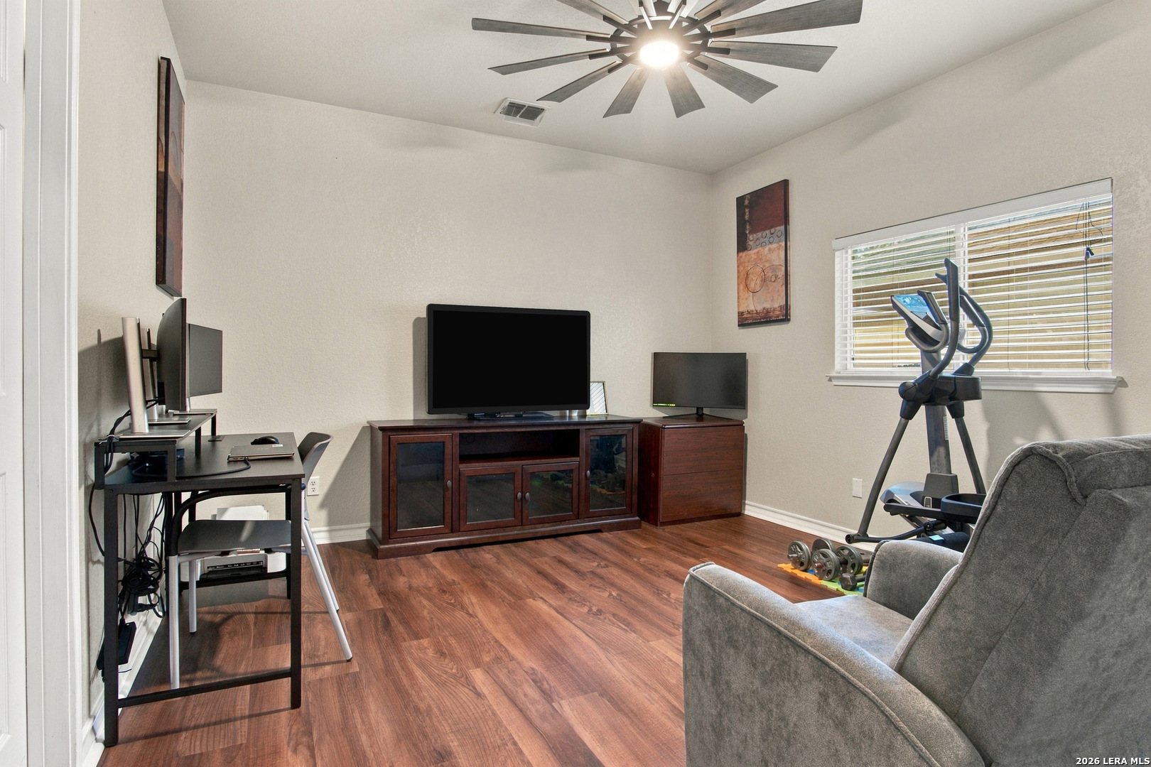 2nd Bedroom
