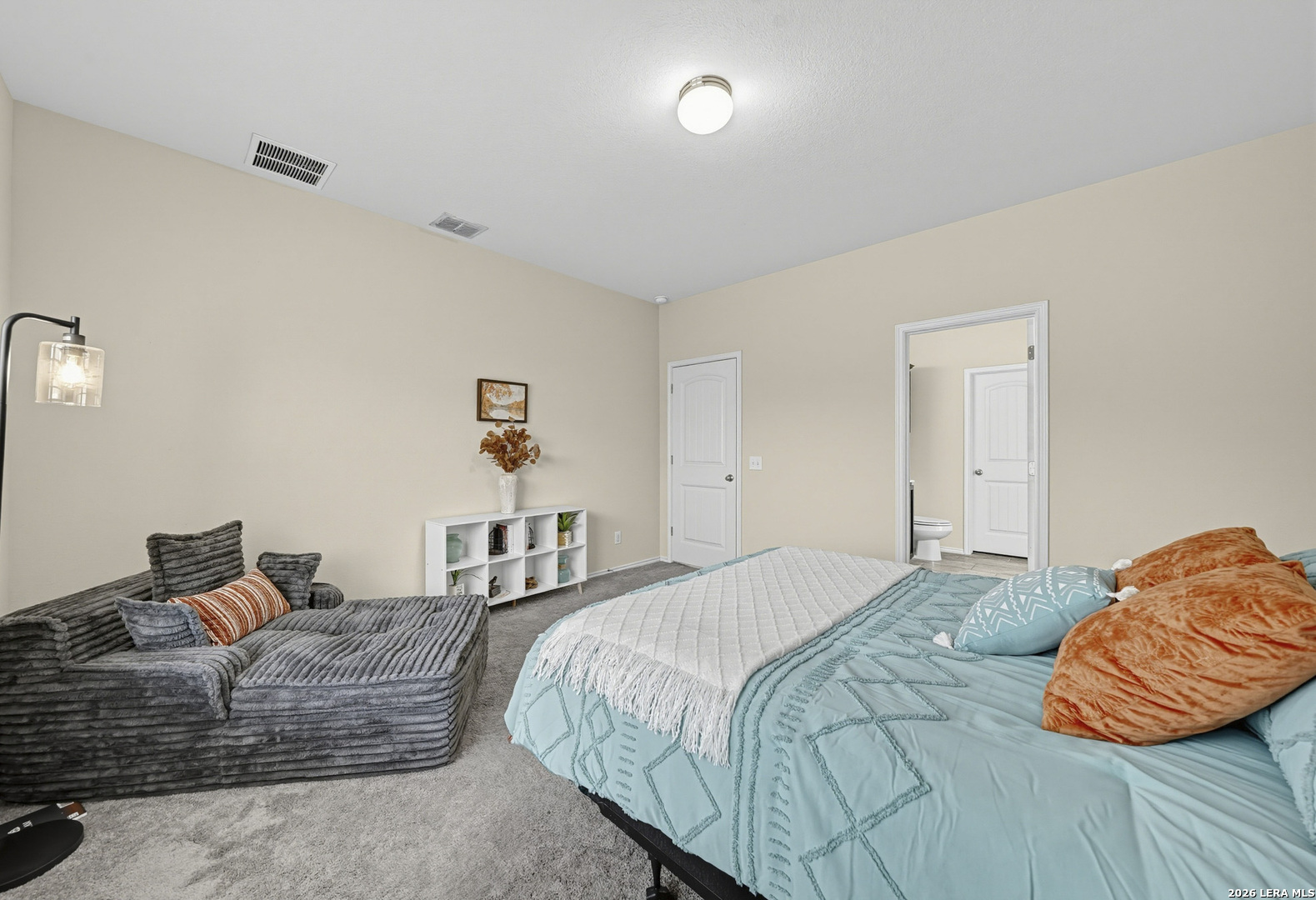 3711 Manoway Bay