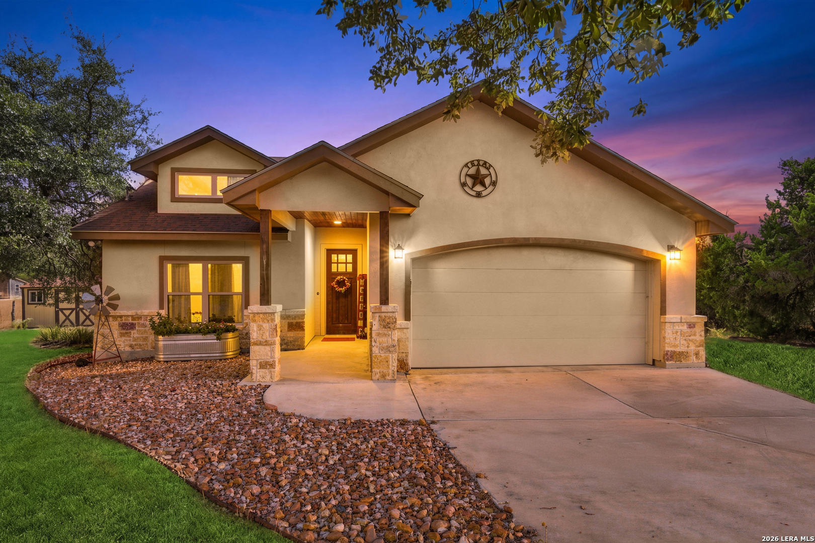 1773 Desiree St Listing Cover Image