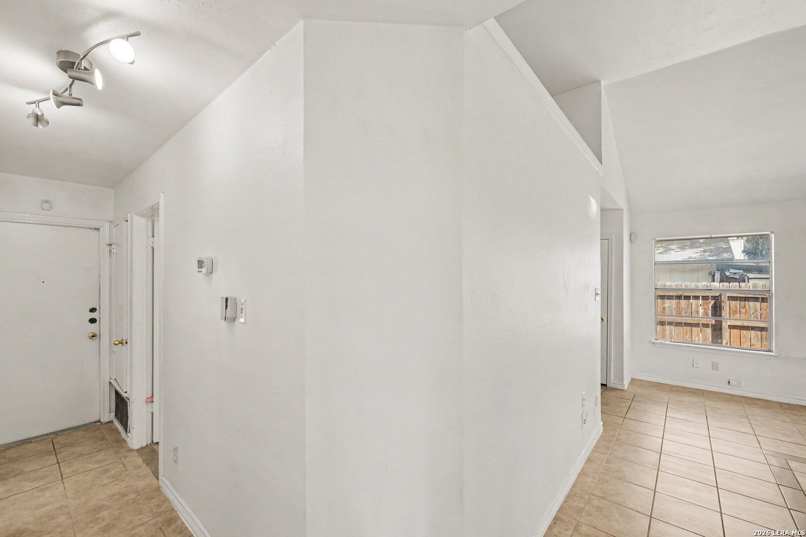 11416 HATCHET PASS DR, San Antonio, TX 78245