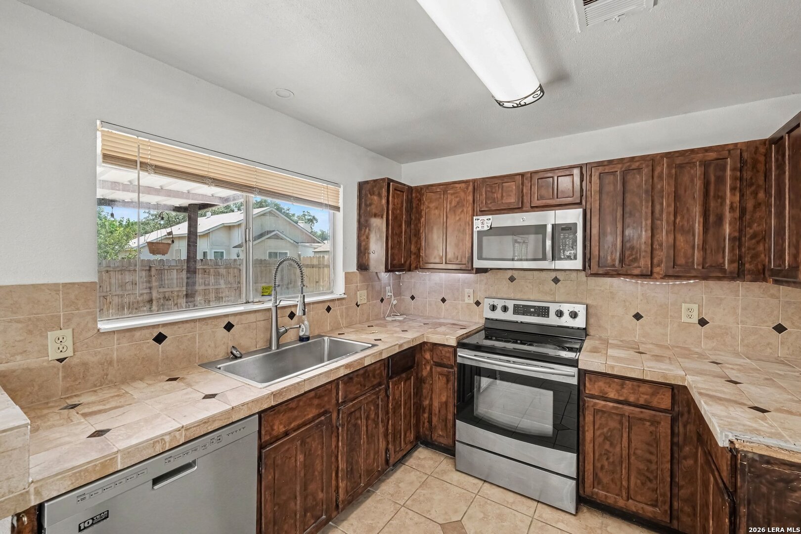 11416 HATCHET PASS DR, San Antonio, TX 78245