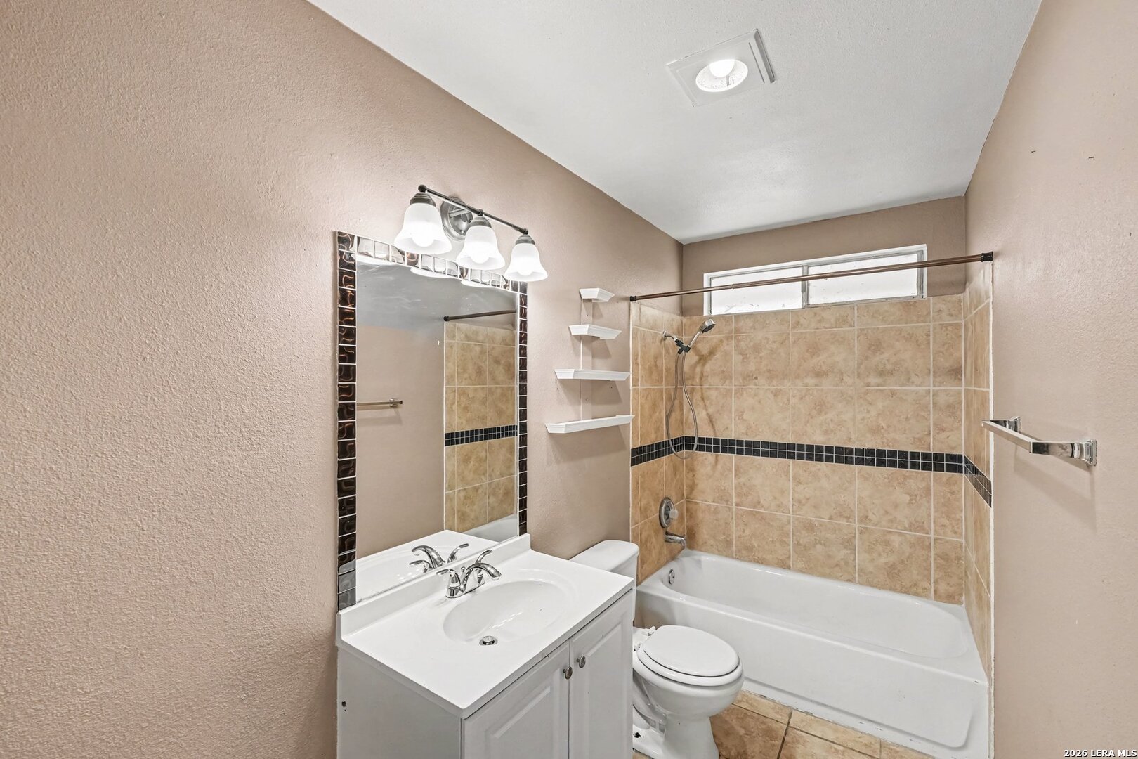 11416 HATCHET PASS DR, San Antonio, TX 78245