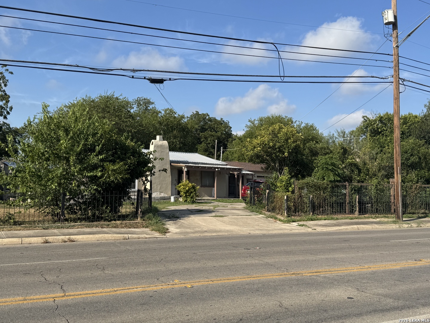 Photo 2 of Single family home for sale at 424 Babcock Rd, San Antonio, TX 78201 | MLS# 2023147 | Listing updated on 2026-10-12