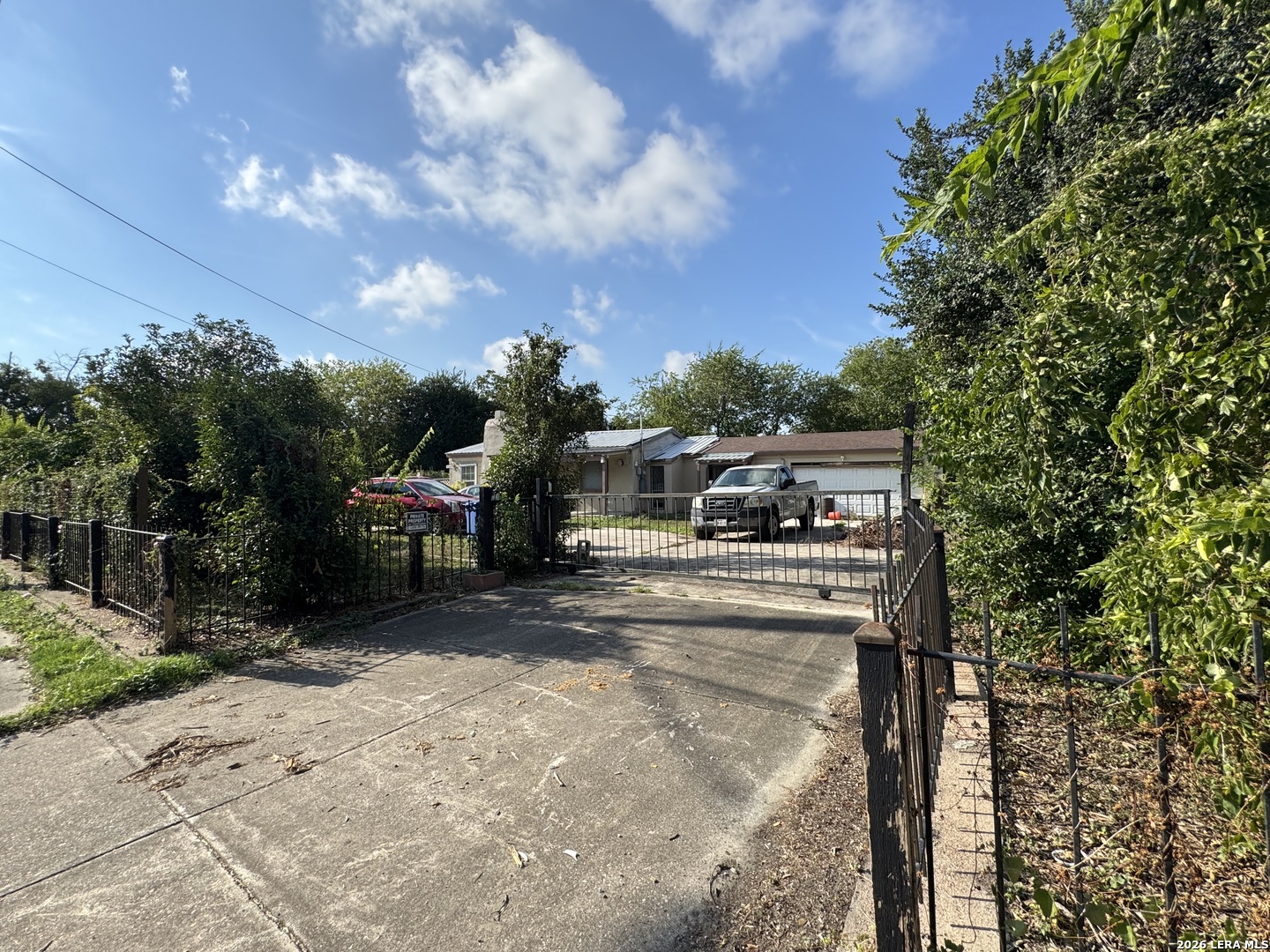 Photo 3 of Single family home for sale at 424 Babcock Rd, San Antonio, TX 78201 | MLS# 2023147 | Listing updated on 2026-10-12