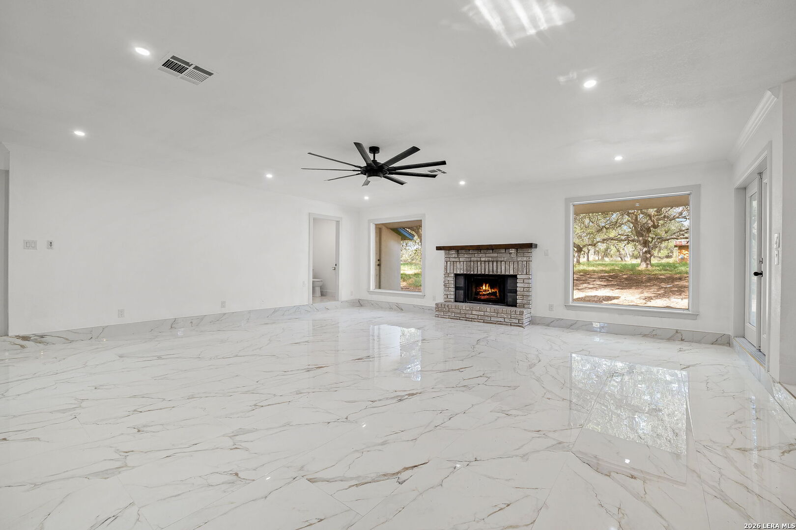 109 Live Oak Dr, photo 8