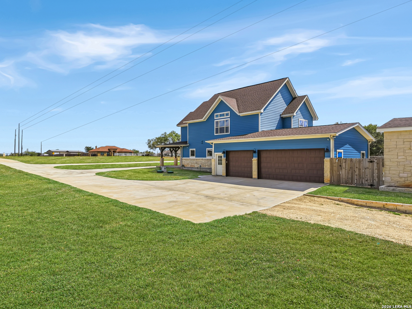 Photo 3 of Single family home for sale at 2729 County Rd 357, La Vernia, TX 78121 | MLS# 2012925 | Listing updated on 2026-10-09