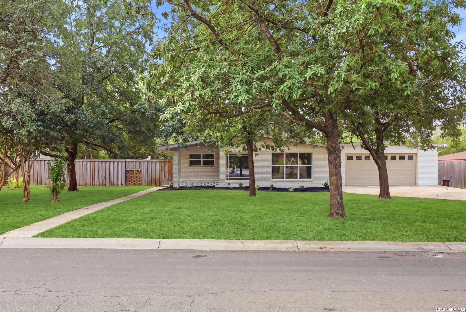 100 Riviera Dr, Castle Hills, TX 78213