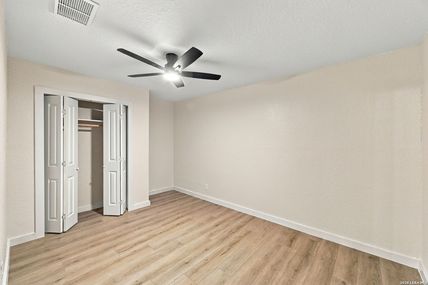 100 Riviera Dr, Castle Hills, TX 78213