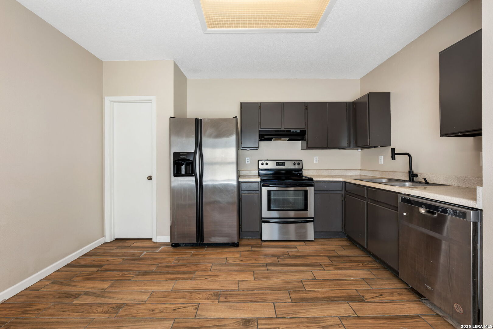 816 Meadow Stone, Converse, TX 78109