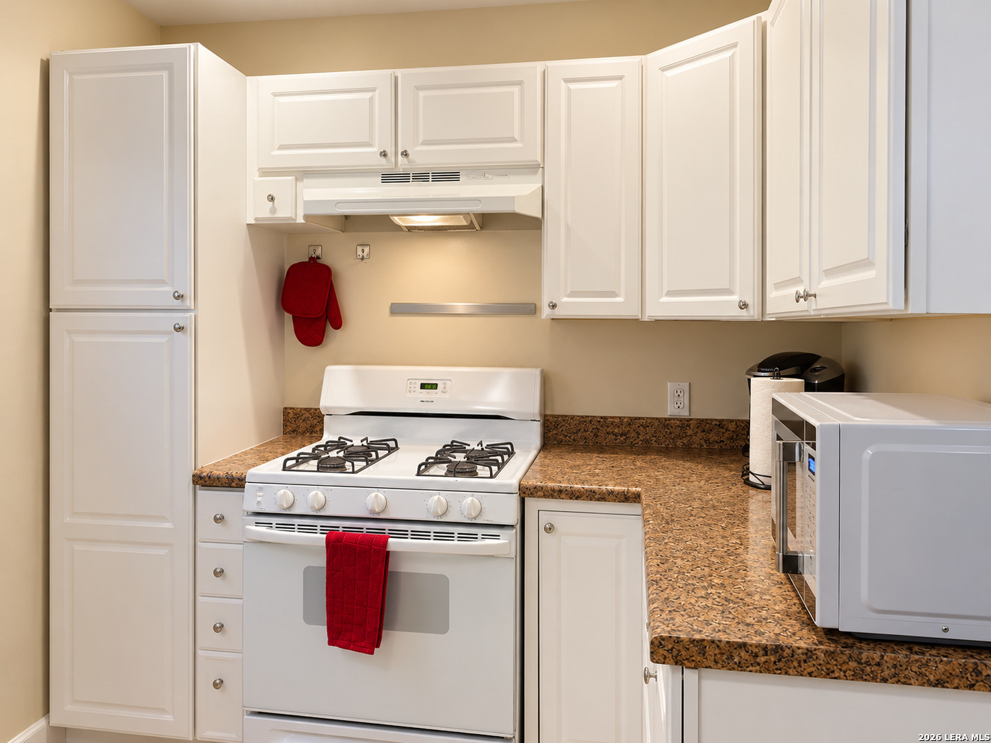 1448 W SUMMIT AVE, San Antonio, TX 78201