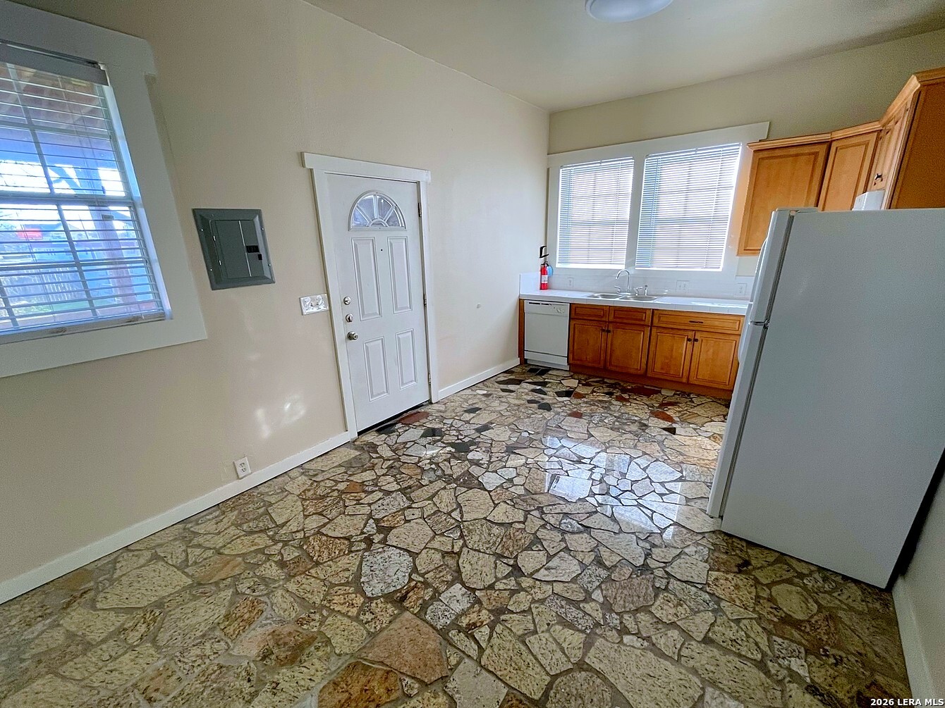 102 BAILEY AVE, San Antonio, TX 78210