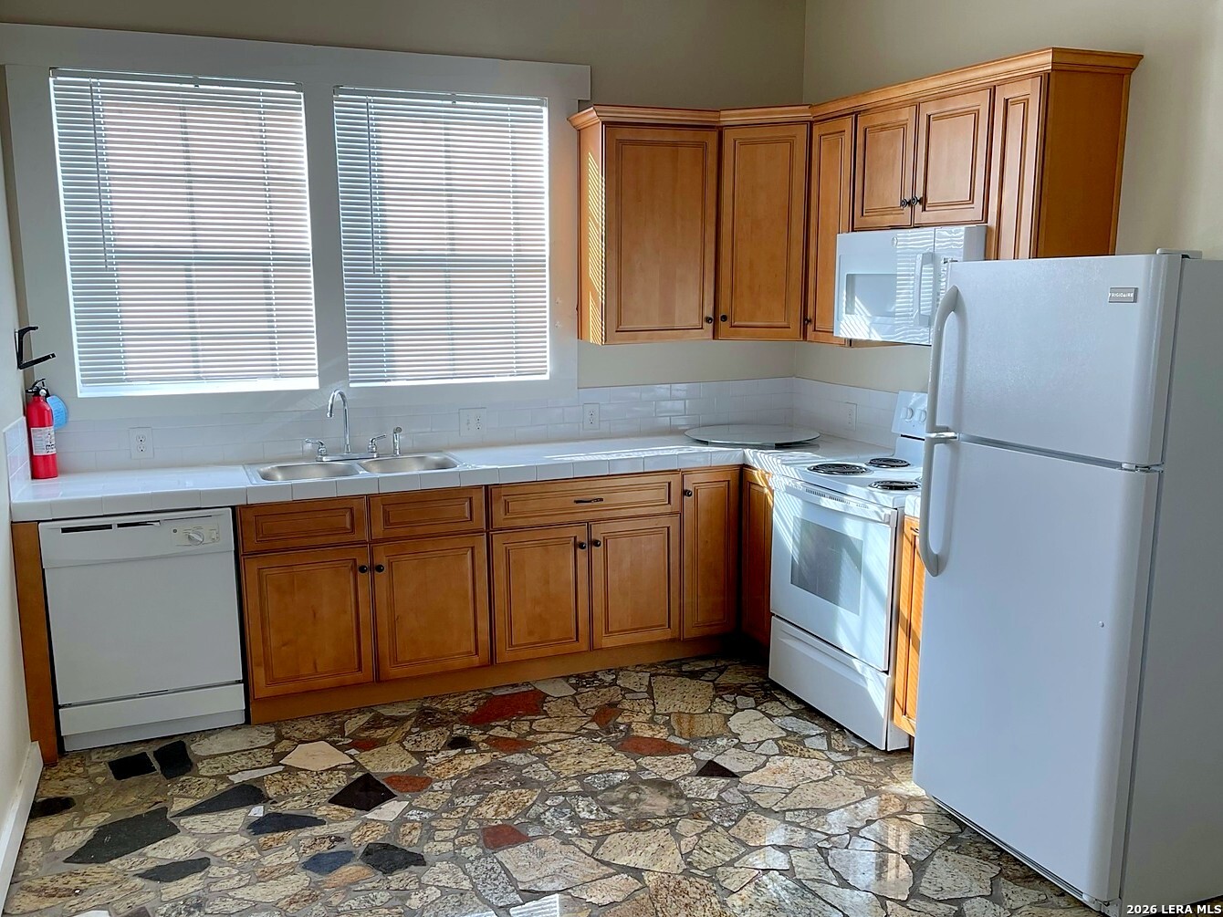 102 BAILEY AVE, San Antonio, TX 78210