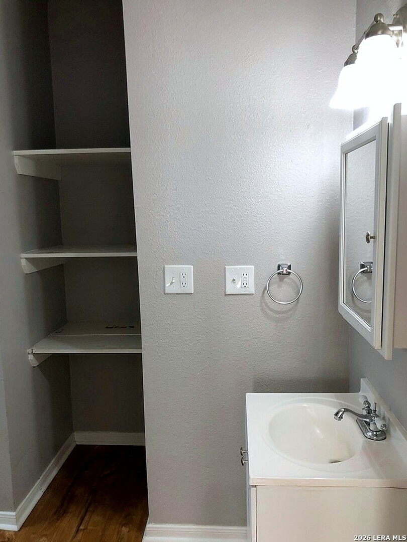 102 BAILEY AVE, San Antonio, TX 78210
