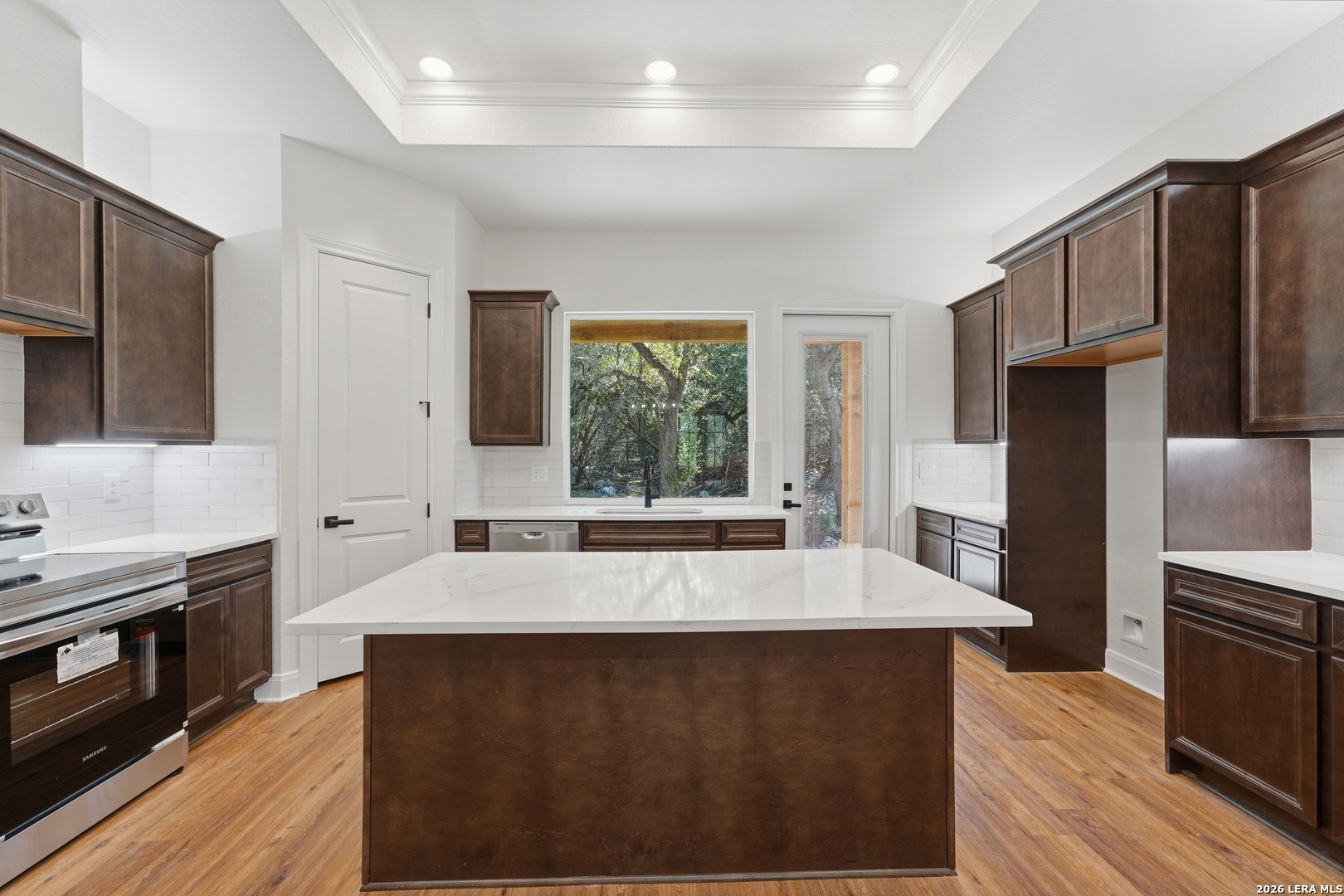 1344 Bellewood, photo 9