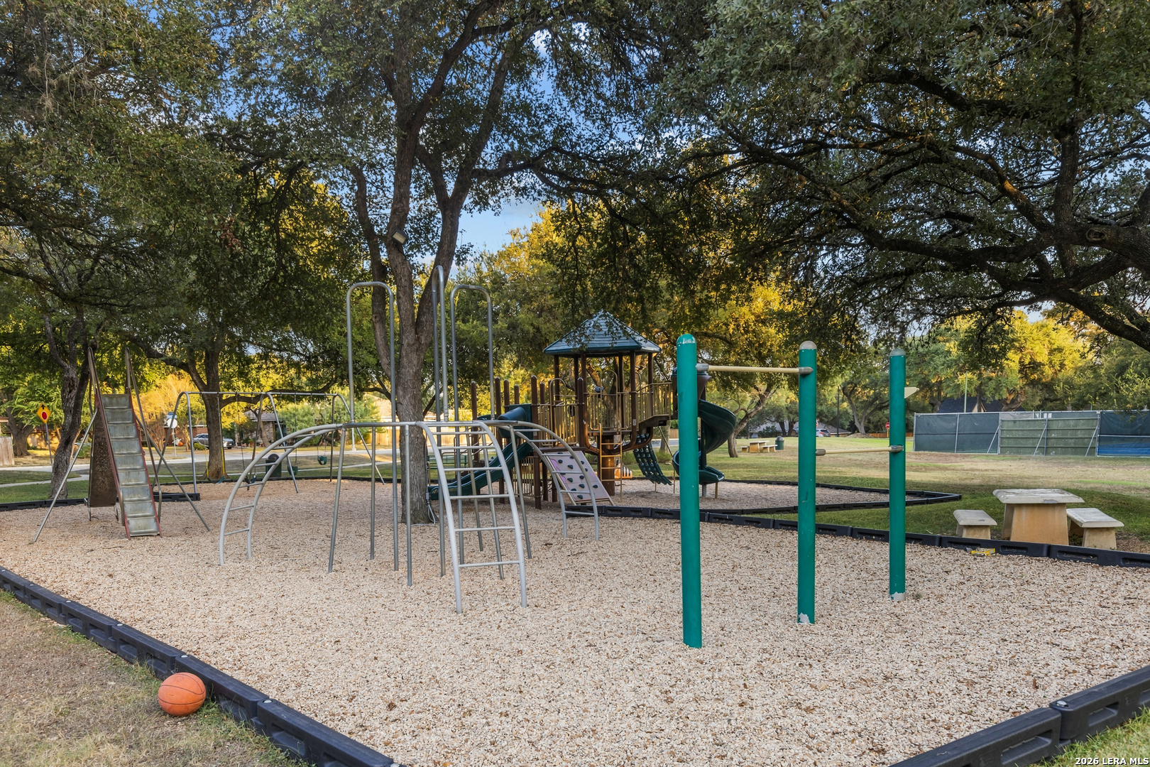 13427 LA VISTA DR, San Antonio, TX 78216