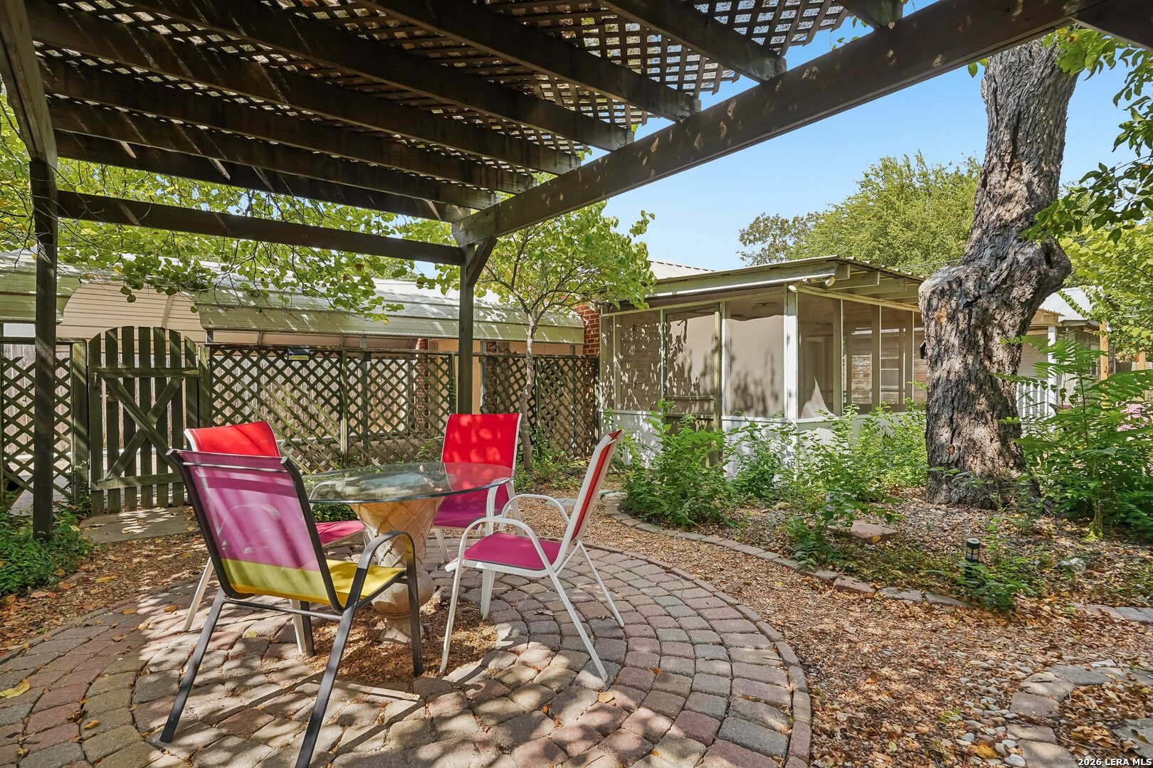 412 ELM ST, Kerrville, TX 78028