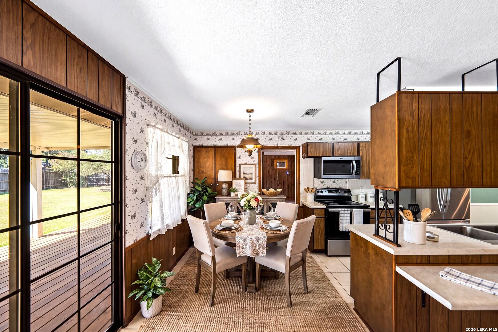 9446 Shields Dr, San Antonio, TX 78245