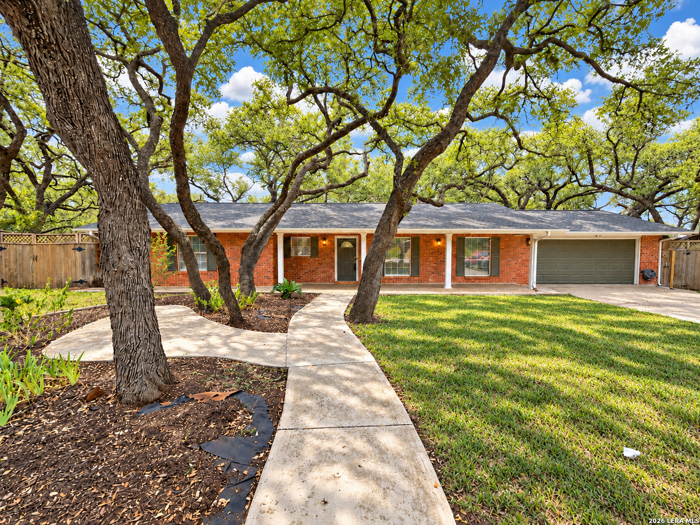 Property photo for 202 Donella Dr, Hollywoodpark, TX