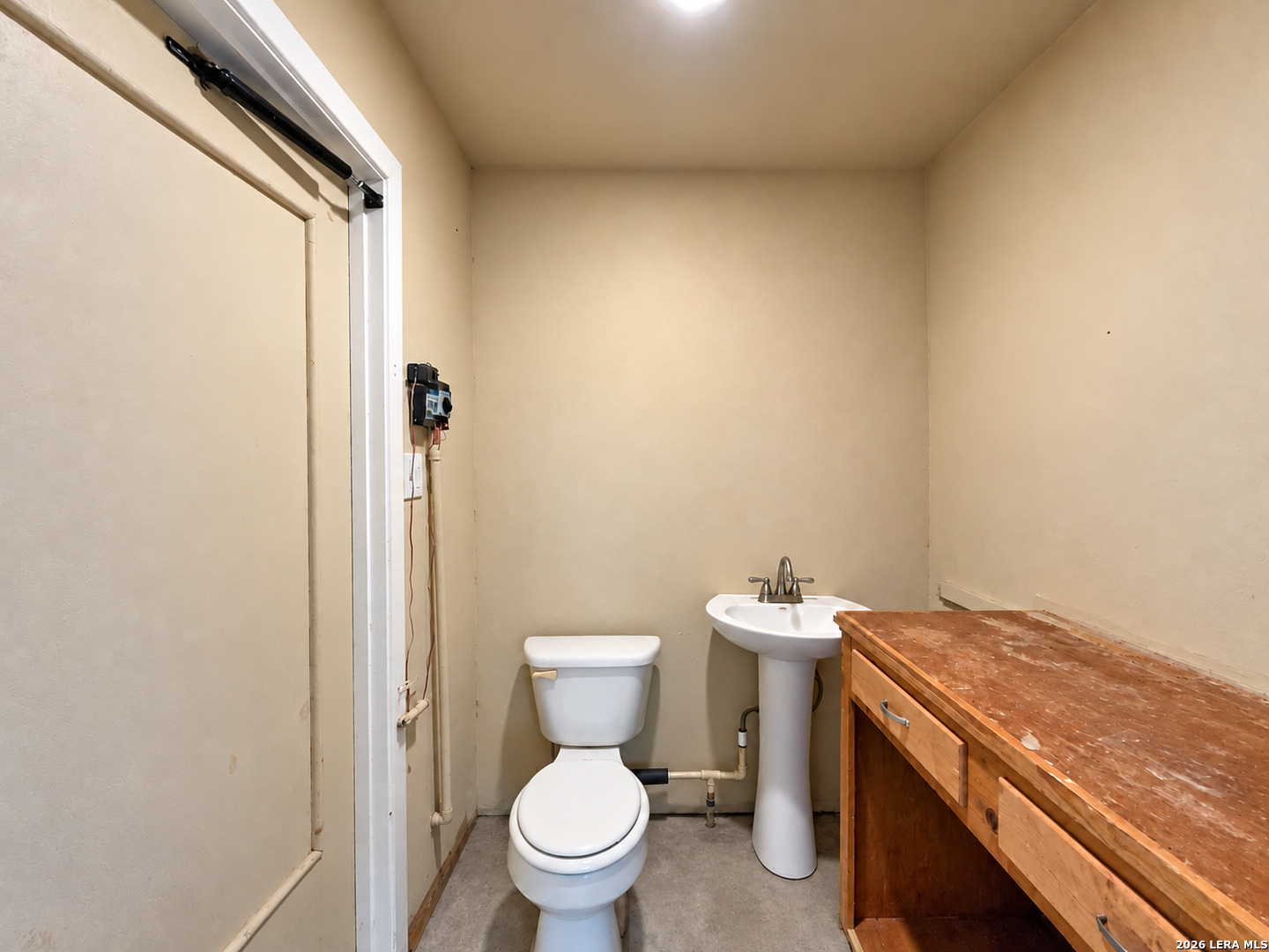 202 Donella Dr, Hollywoodpark, TX 78232