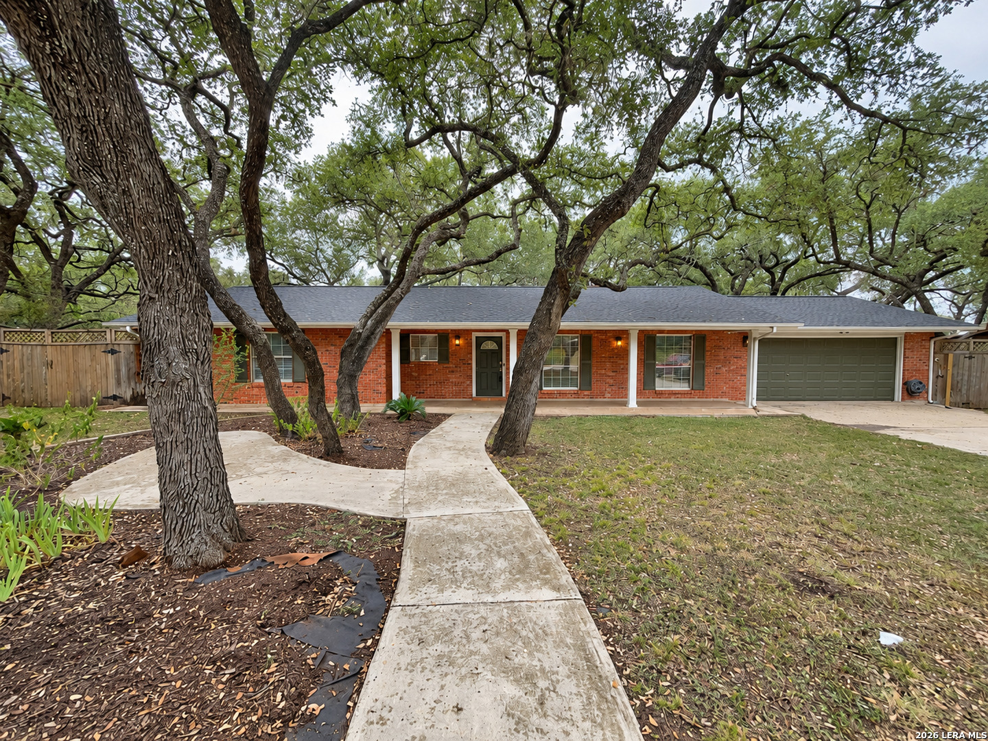 202 Donella Dr, Hollywoodpark, TX 78232
