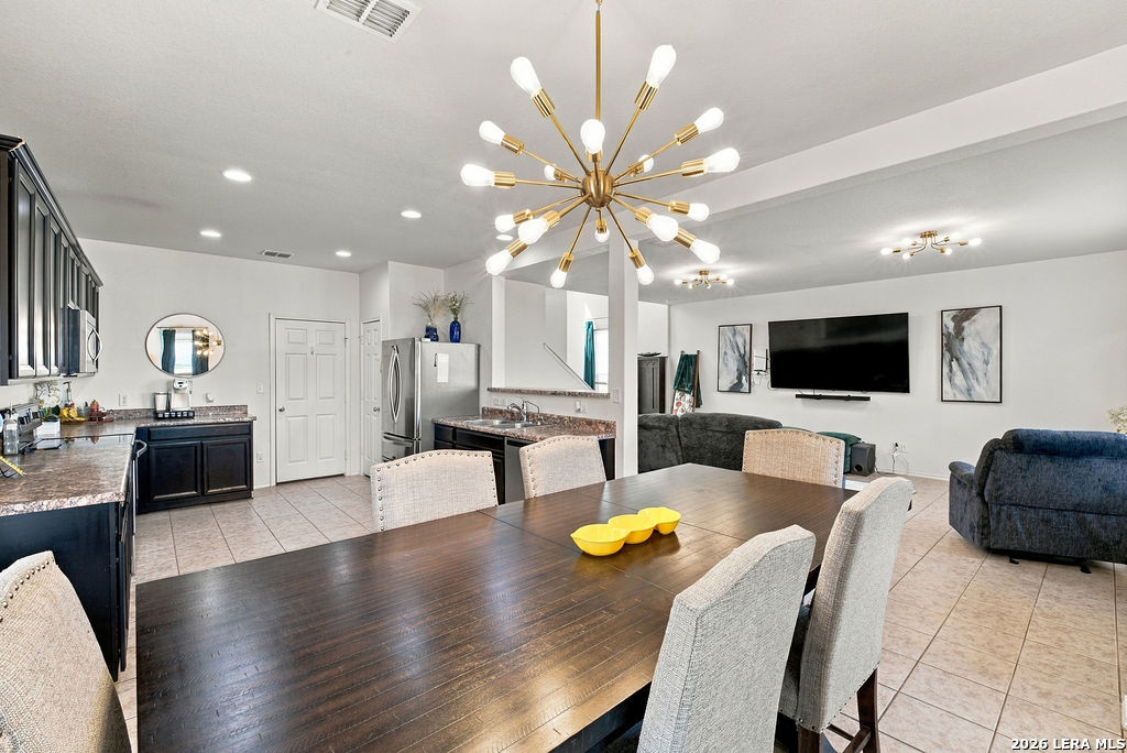 Eat-In Kitchen