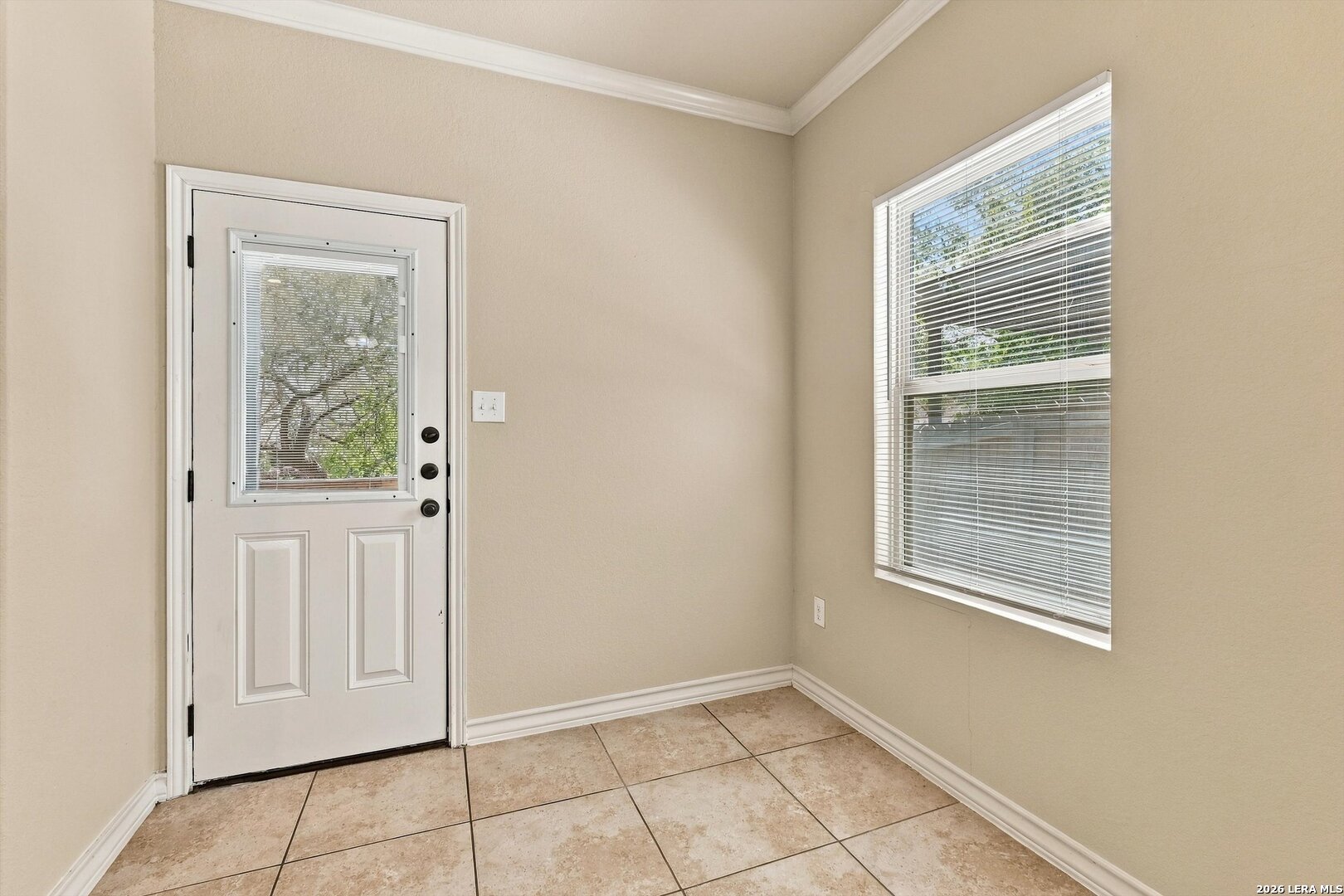 6950 LAKEVIEW DR, San Antonio, TX 78244