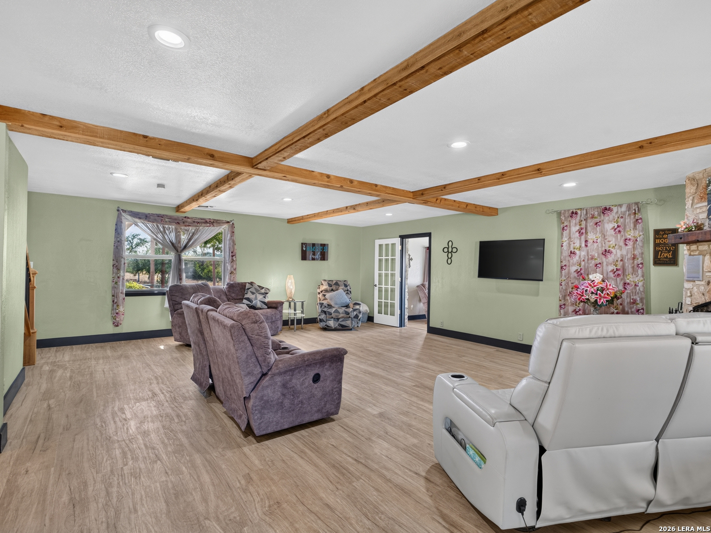 3320 Privilege Creek Rd, Pipe Creek, TX 78063