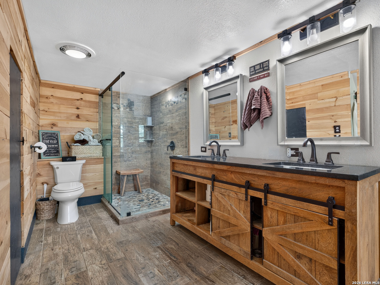 3320 Privilege Creek Rd, Pipe Creek, TX 78063