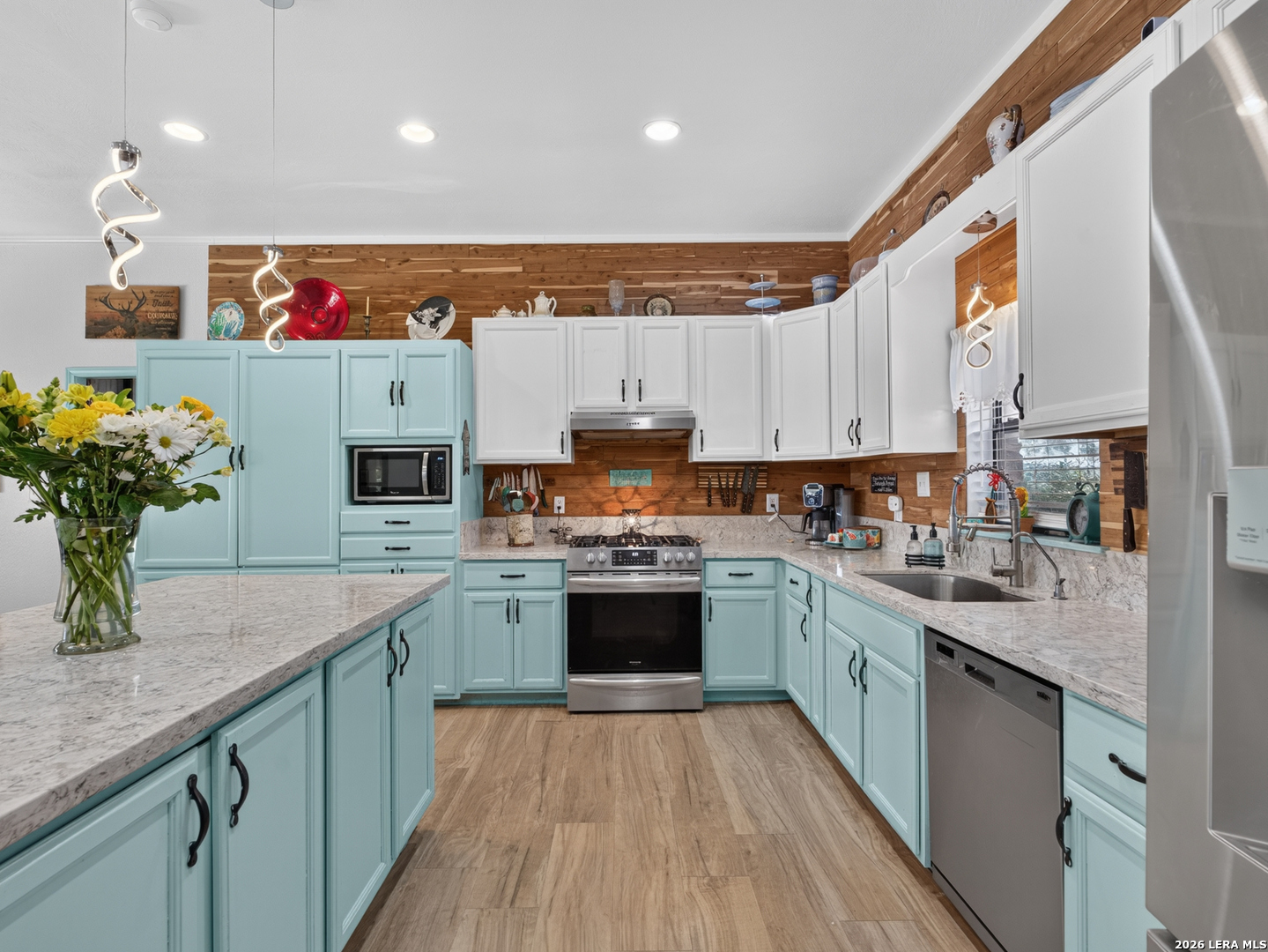 3320 Privilege Creek Rd, Pipe Creek, TX 78063