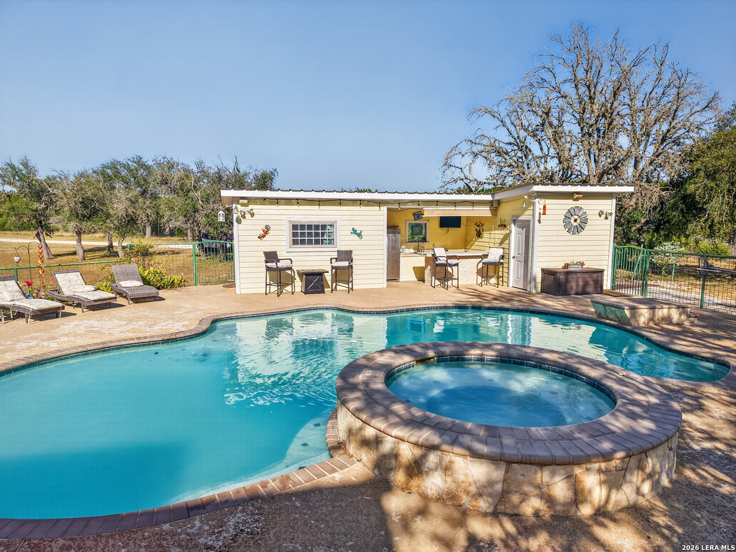 3320 Privilege Creek Rd, Pipe Creek, TX 78063