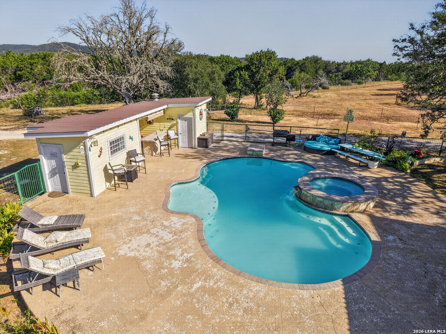 3320 Privilege Creek Rd, Pipe Creek, TX 78063