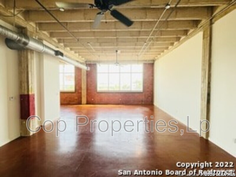 1331 S Flores St, photo 7