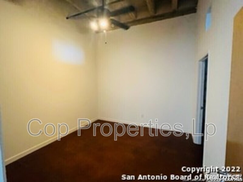 1331 S Flores St, photo 6