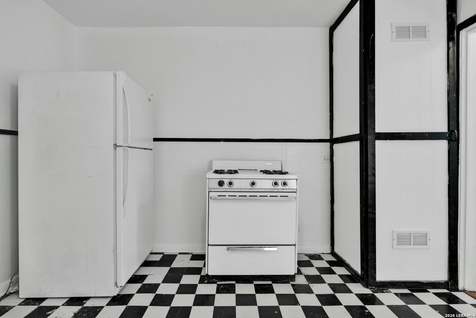 631 W Magnolia, San Antonio, TX 78212