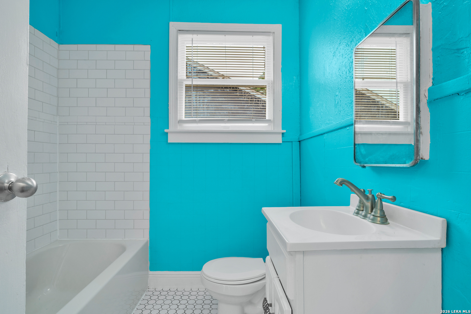 631 W Magnolia, San Antonio, TX 78212